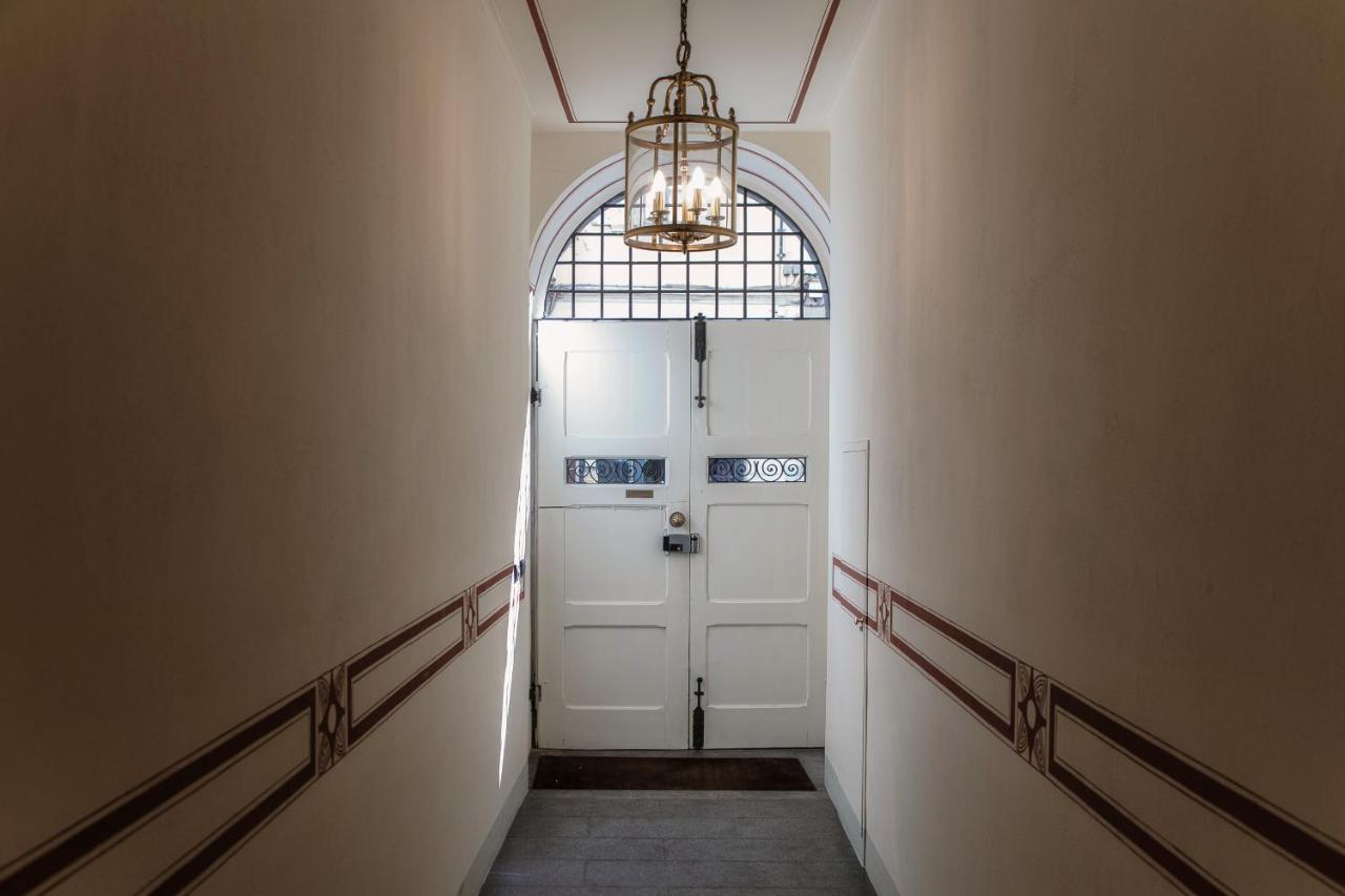 Library House - Downtown コモ エクステリア 写真